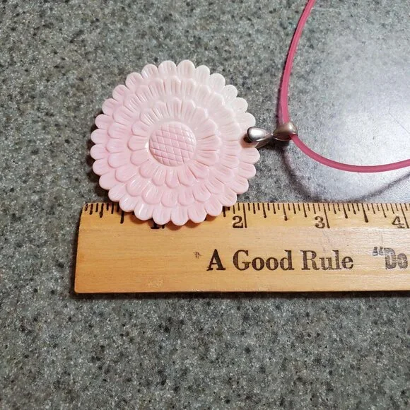 Unique Conch Shell Necklace - Picture 6 of 6